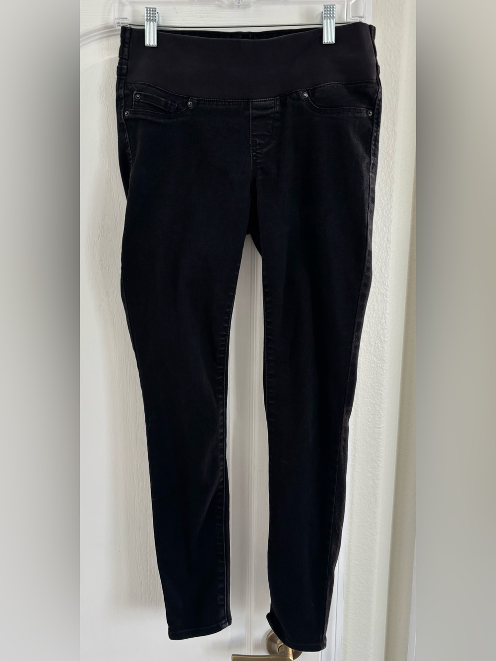 Women’s Baby Bump Skinny Jeans.